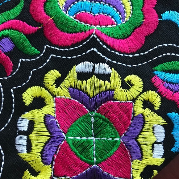 ⭐️Colorful Zippered Embroidered Everything Bag - Picture 6 of 7